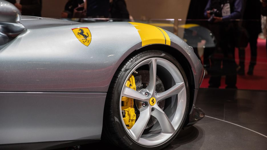 Ferrari Monza SP1 e SP2 terão pneus Pirelli ‘P Zero’